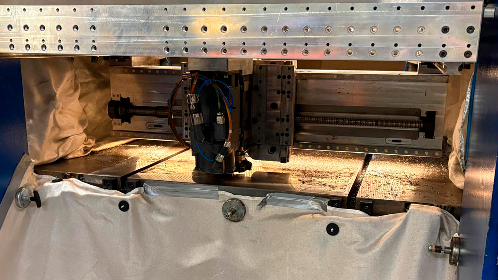 machine-plane-resorriation